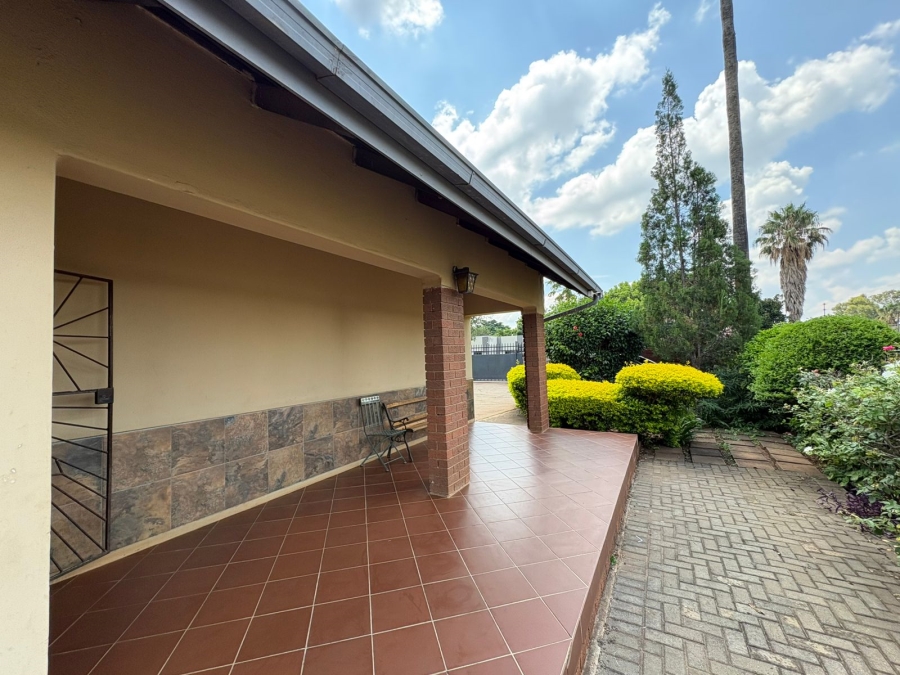 3 Bedroom Property for Sale in Lower Bo-dorp North West